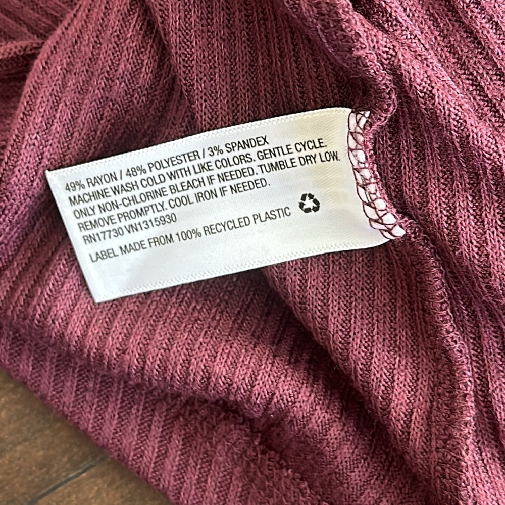 Sweater - Picture 5 of 6